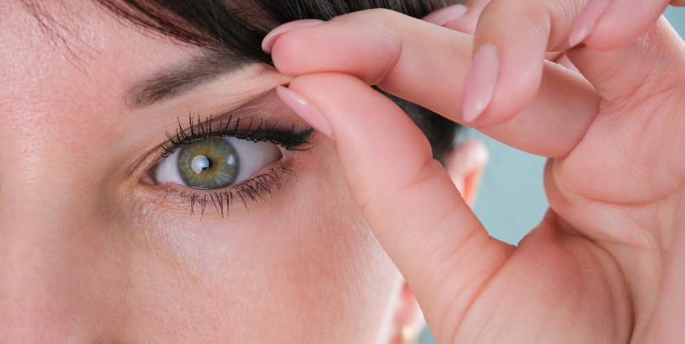 woman with a drooping eyelid